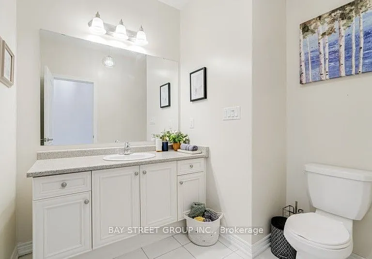 121 Luzon Ave — Photo 32