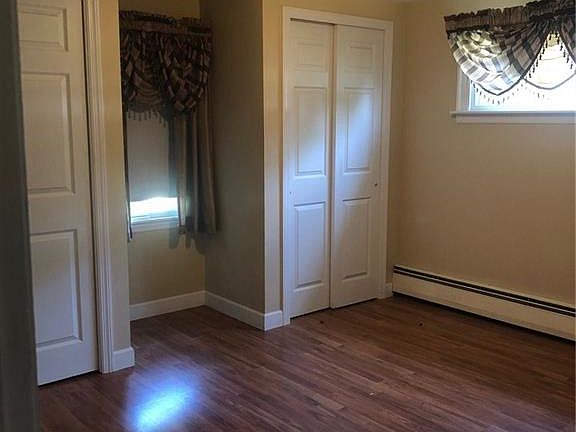 5th image of 256 Hillhurst Ave