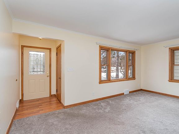 4th image of 2084 Ames Ave