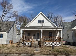 2005 E Adams St, Springfield, IL 62703