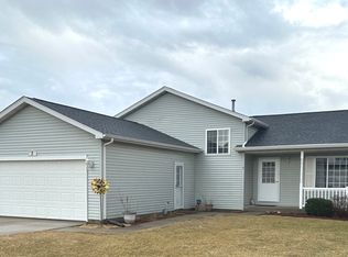 5 Emily Dr, Spring Valley, IL 61362