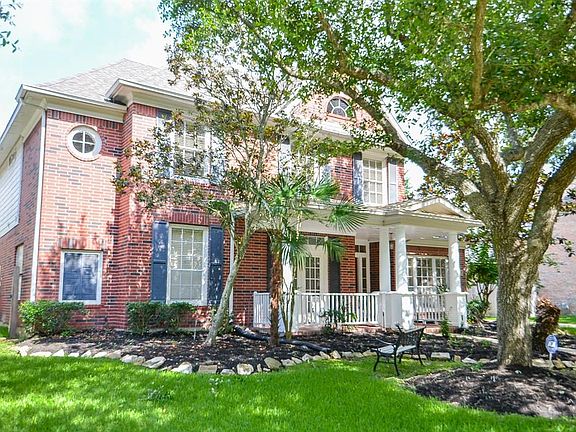 2nd image of 1822 Misty Oaks Ln