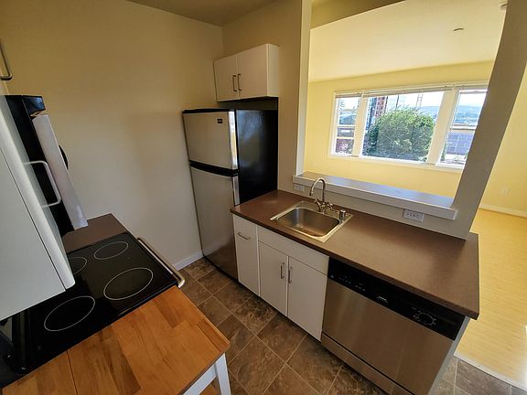 5th image of 1545 Fawcett Ave APT 8