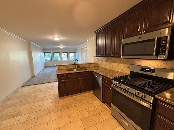 3rd image of 261 El Dorado St #202