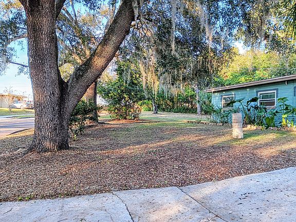 3rd image of 1103 Suncrest Dr