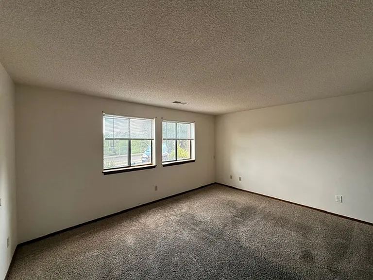 1122 Yuma St — Photo 2