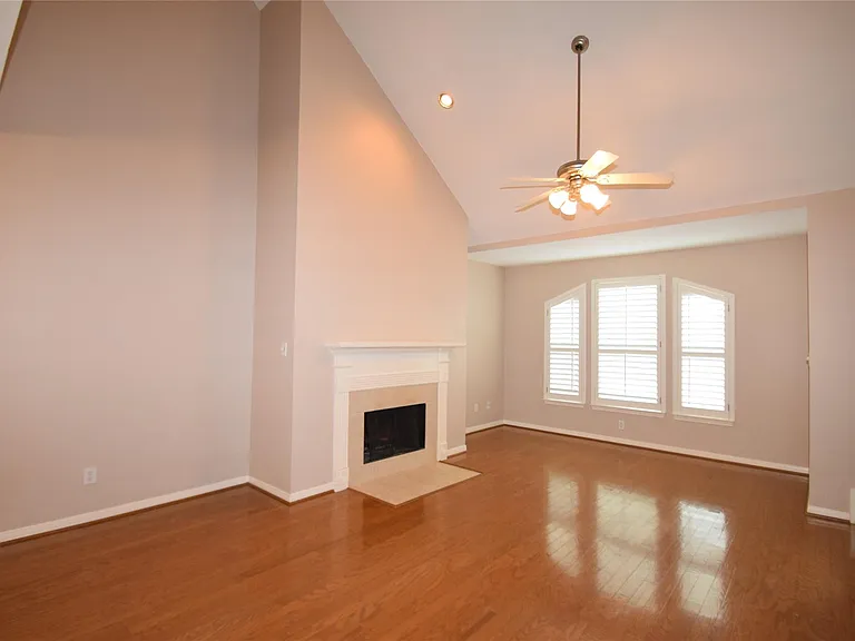 722 Memorial Heights Dr — Photo 23