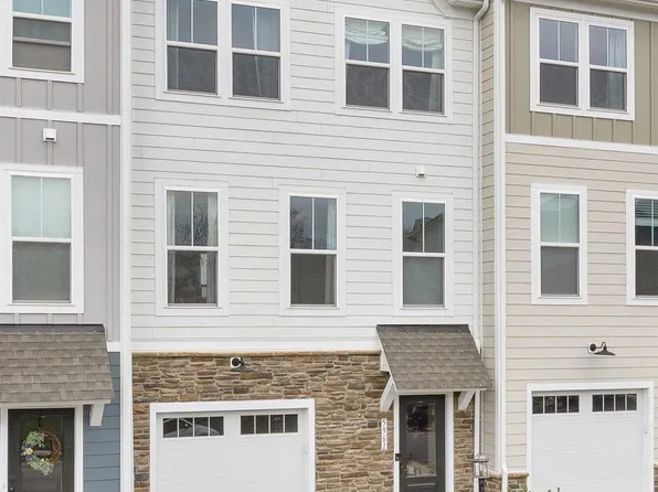 5961 McComb St, Crozet, VA 22932