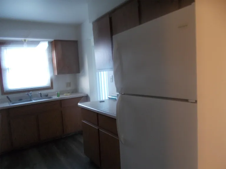 320 Joseph St — Photo 3