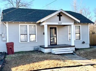 507 W 7th St, Bonham, TX 75418