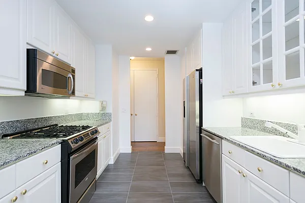 Rented by Sotheby's International Realty | media 19