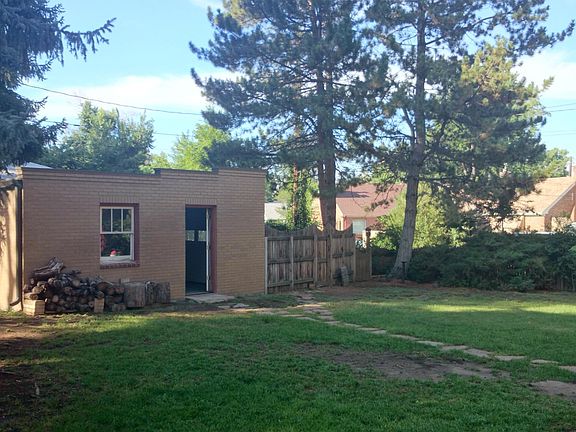 3rd image of 1515 Glenmere Blvd