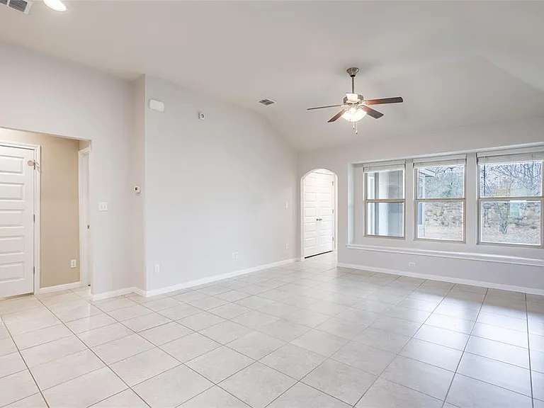 615 Stampede Rd — Photo 15