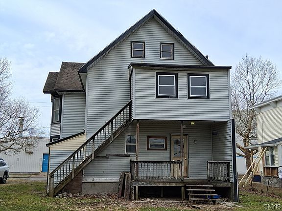 5th image of 55 Hubbard St