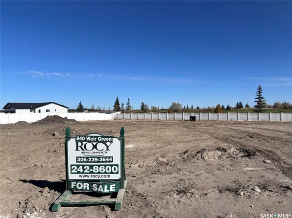 840 Weir Green, Warman, SK S0K 4S4
