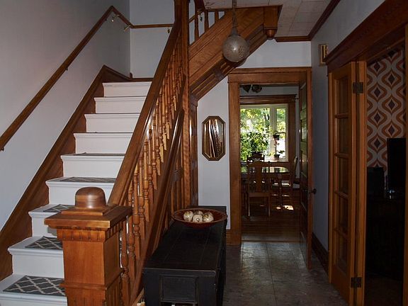 4th image of 6 Bicknell St