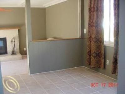 4th image of 22624 Canterbury St