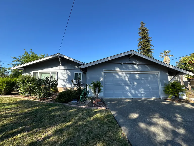 1851 Tallac St — Photo 18