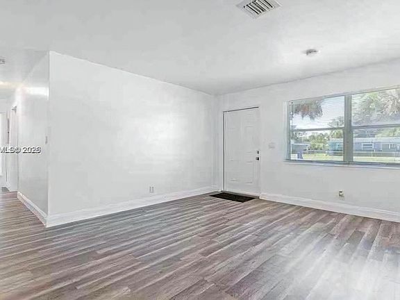 4th image of 1040 NW 23rd Ter