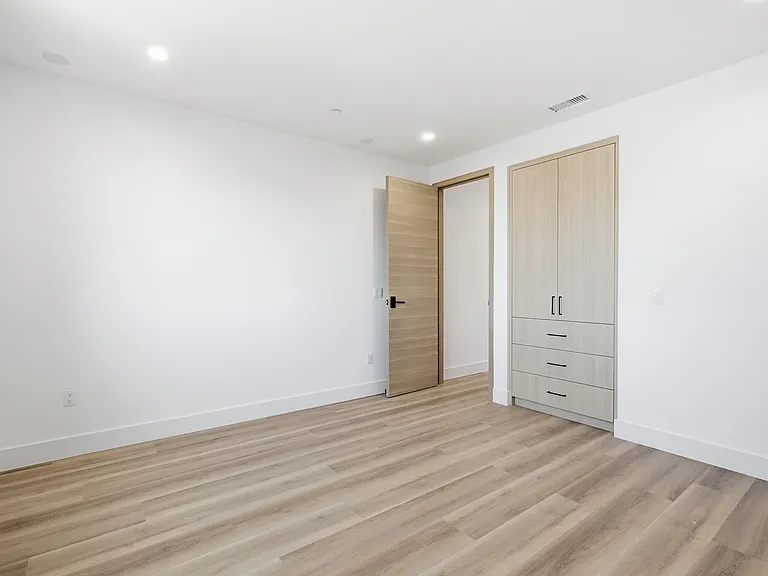 5821 Kester Ave #5823-1/2 — Photo 13