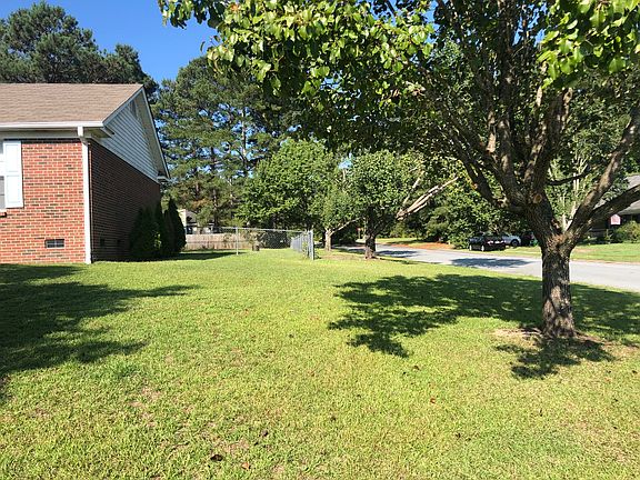 3rd image of 100 Belle Boyd Dr