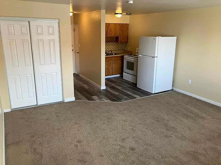 Updated Littleton Apartment with Amenities! Sapphire Place — Photo 11