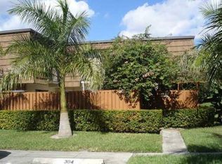 9105C SW 19th Pl, Davie, FL 33324
