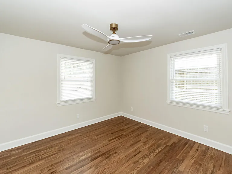 17 Vincent Dr #A — Photo 9