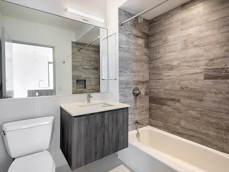 4107 Crescent St #4E — Photo 7