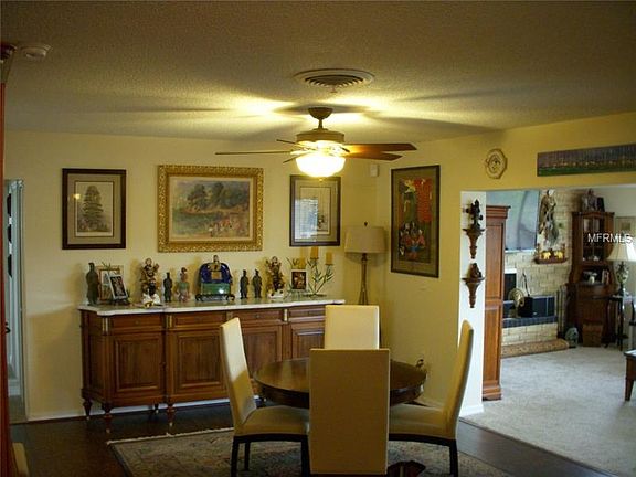 5th image of 2953 Lake Louise Dr