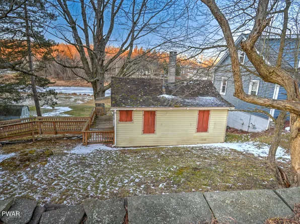 99 Lakeside Dr, Honesdale, PA 18431