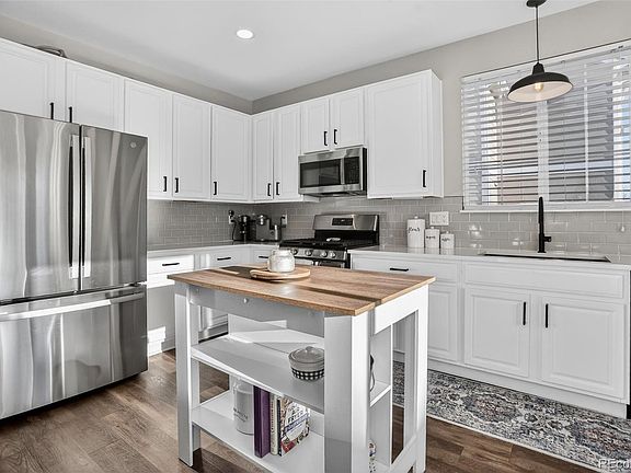 5th image of 1224 N Heritage Avenue