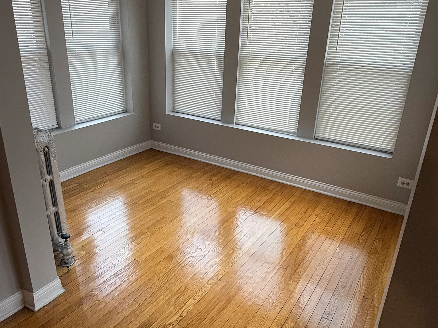 3 bed, 1300 sqft, $1,775 — Photo 1