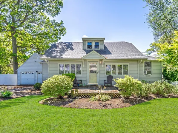 48 Seawanhaka Avenue, Nesconset, NY 11767