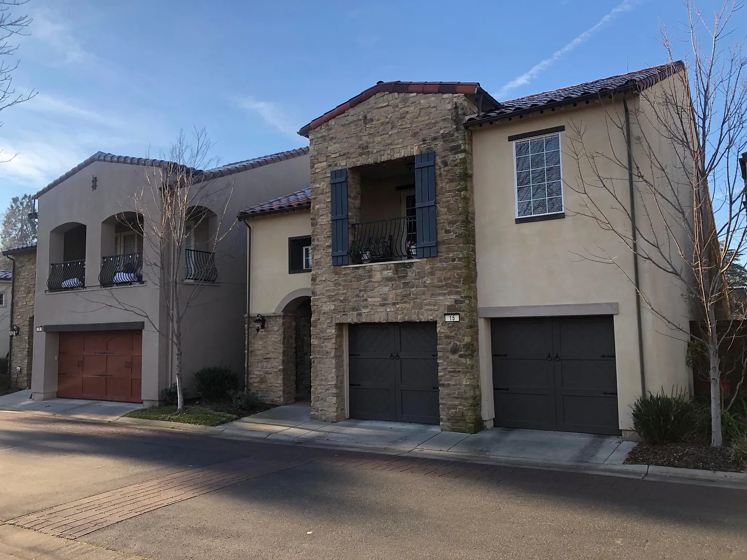 15 Veneto Cir — Photo 2