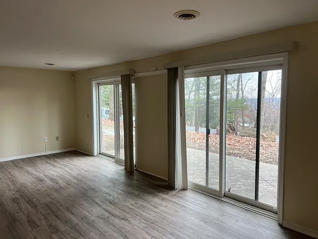 1700 Mountain View Rd — Photo 18
