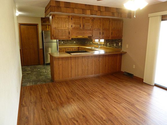 5th image of 612 N Washington St #612