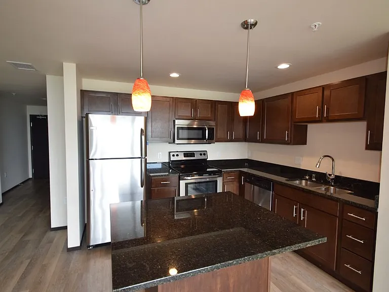 Galaxie High Rise Apartments — Photo 98