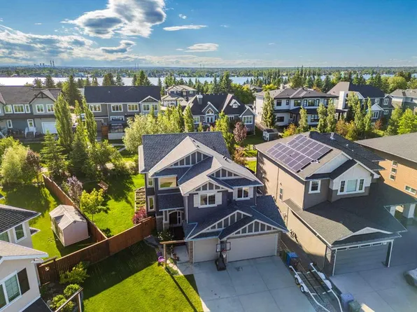 193 E Kinniburgh Way, Chestermere, AB T1X 0R8