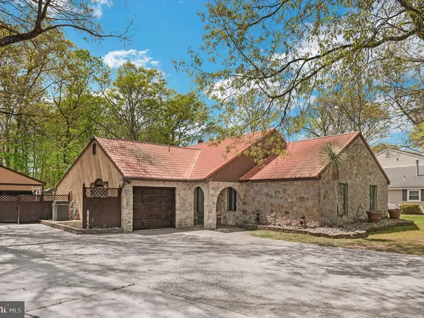 208 Mimosa Ct, Williamstown, NJ 08094