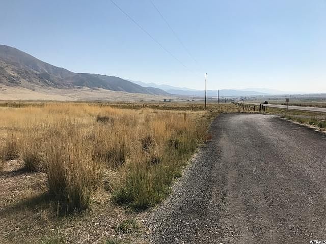2nd image of 1687 S Highway 91