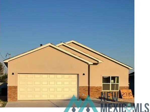 2710 S Onyx Dr, Roswell, NM 88203