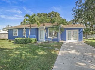 1573 SE Burning Ln, Pt Saint Lucie, FL 34952