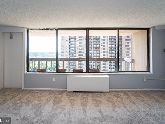 5th image of 3701 S George Mason Dr Unit 1415N