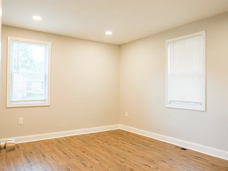 2205 Southern Ave — Photo 16