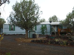 960 W Buck Rd, Ash Fork, AZ 86320
