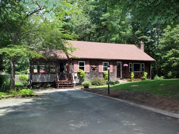 18 Chestnut St, Middleboro, MA 02346