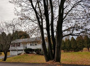 63 Old Overlook Rd, Poughkeepsie, NY 12603