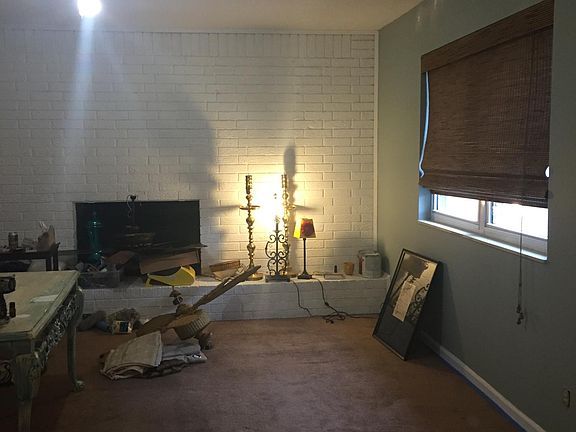 3rd image of 125 Carl Dr
