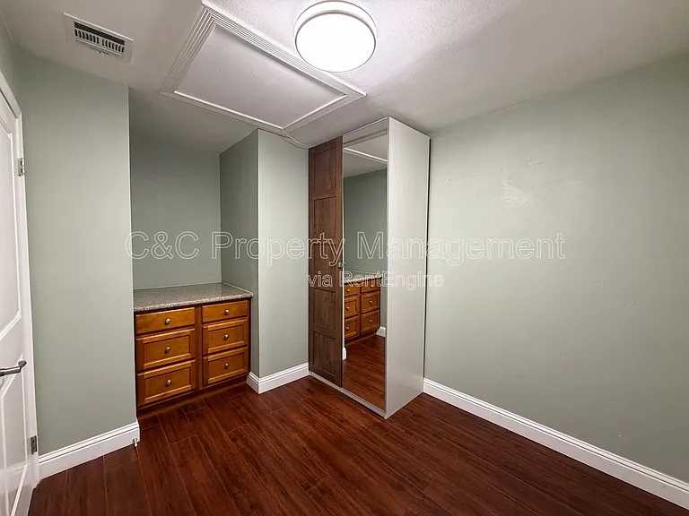 4981 Dassco Ct — Photo 10
